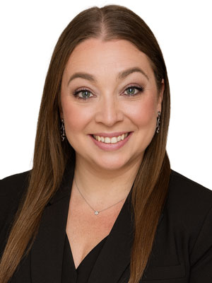 Headshot for Lynn Elliott