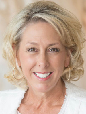 Headshot for Kelly Morris